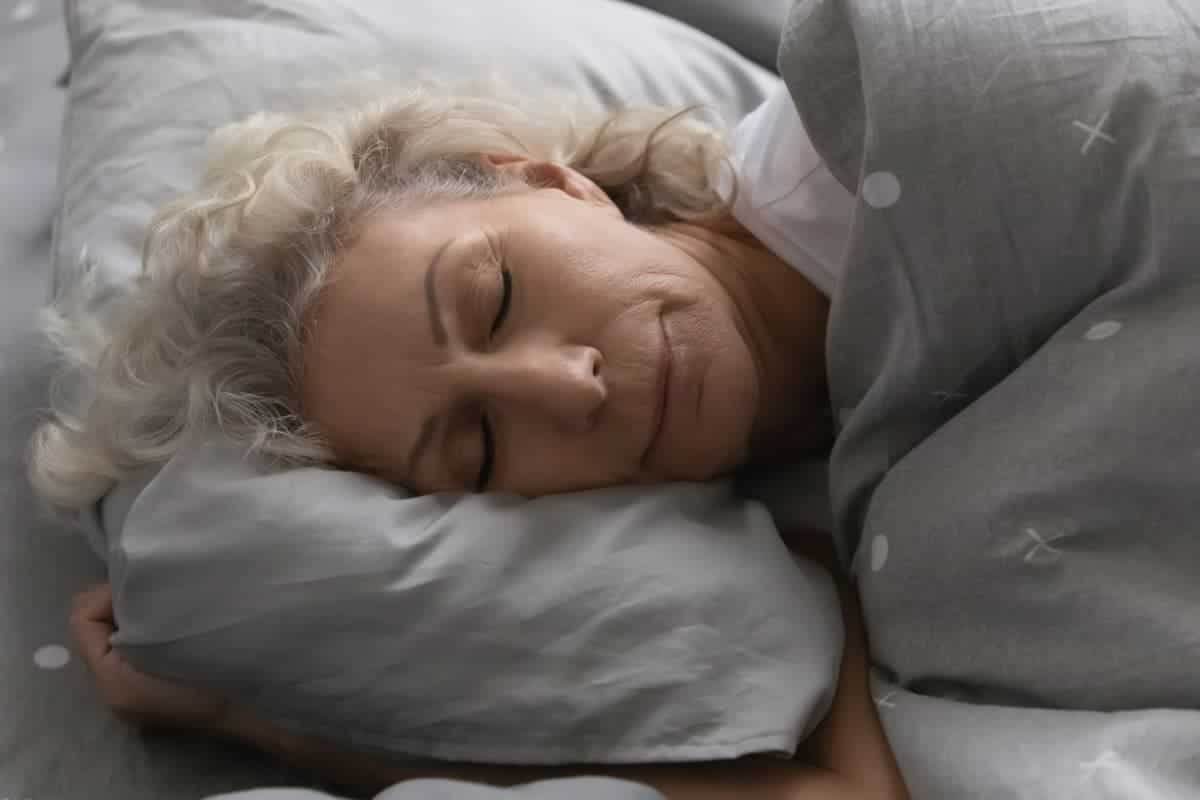 How Heavy Should a Weighted Blanket Be for the Elderly?